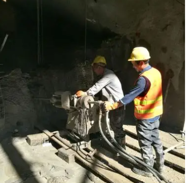 岳塘水下抗分散灌浆料特点 水下不分散注浆料介绍